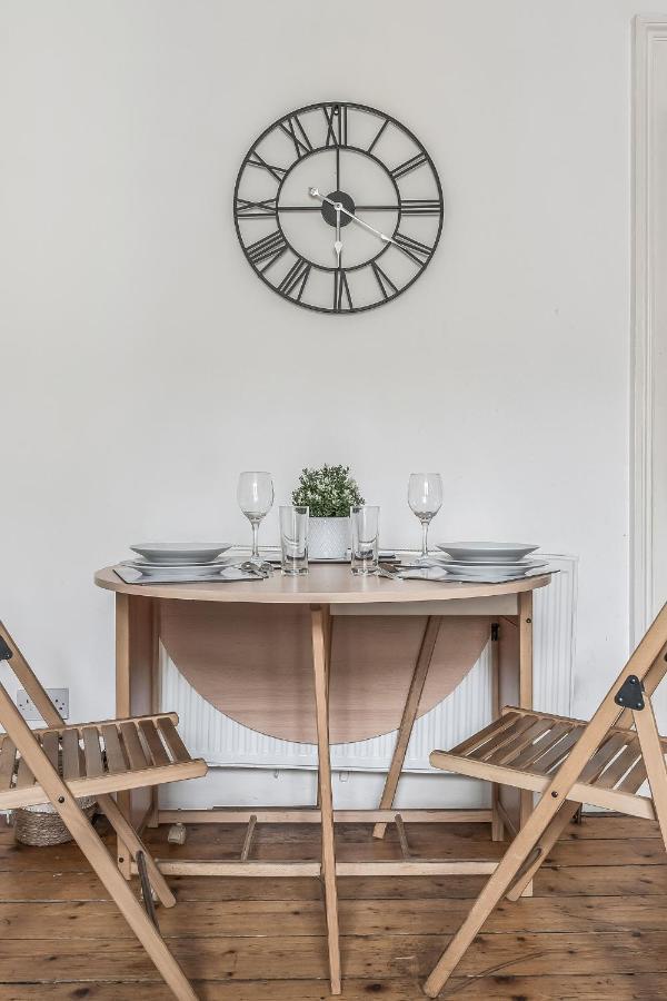 Central City Centre 2 Bedroom Flat - Close To Haymarket Train Station. Edinburgh Kültér fotó