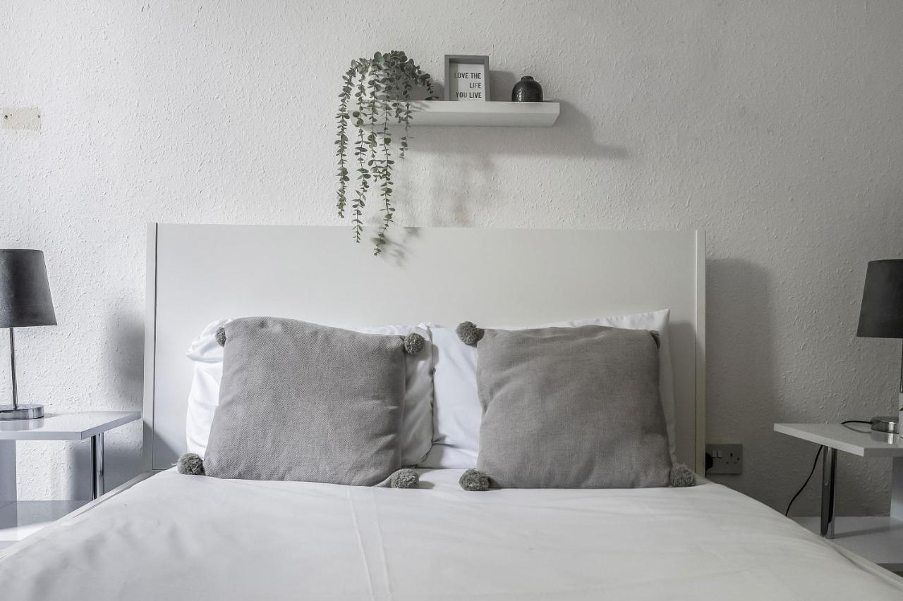 Central City Centre 2 Bedroom Flat - Close To Haymarket Train Station. Edinburgh Kültér fotó