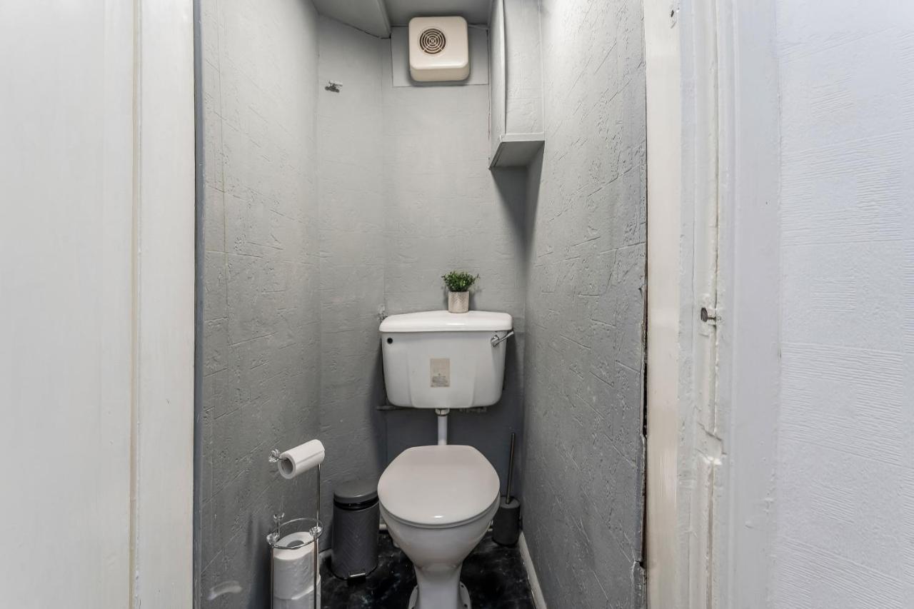 Central City Centre 2 Bedroom Flat - Close To Haymarket Train Station. Edinburgh Kültér fotó