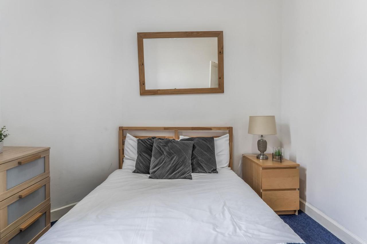 Central City Centre 2 Bedroom Flat - Close To Haymarket Train Station. Edinburgh Kültér fotó